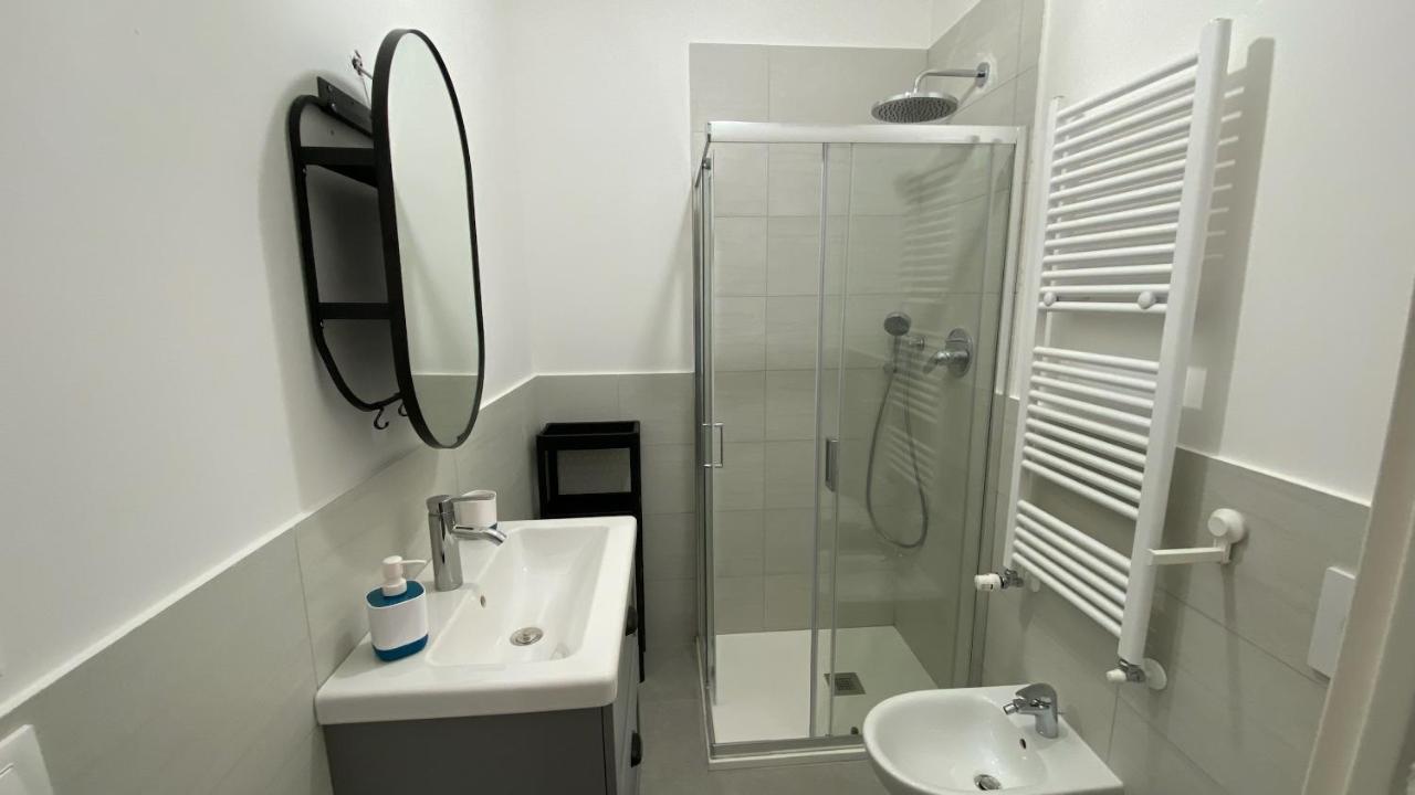 5 Archi Apartment Bologna Bagian luar foto