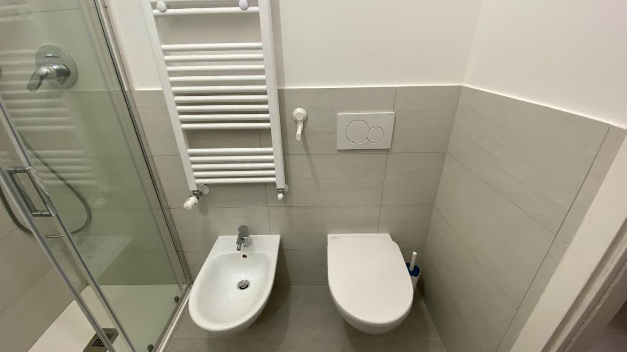 5 Archi Apartment Bologna Bagian luar foto